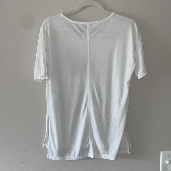 White Nike tshirt! Size Small - Picture 2 of 3